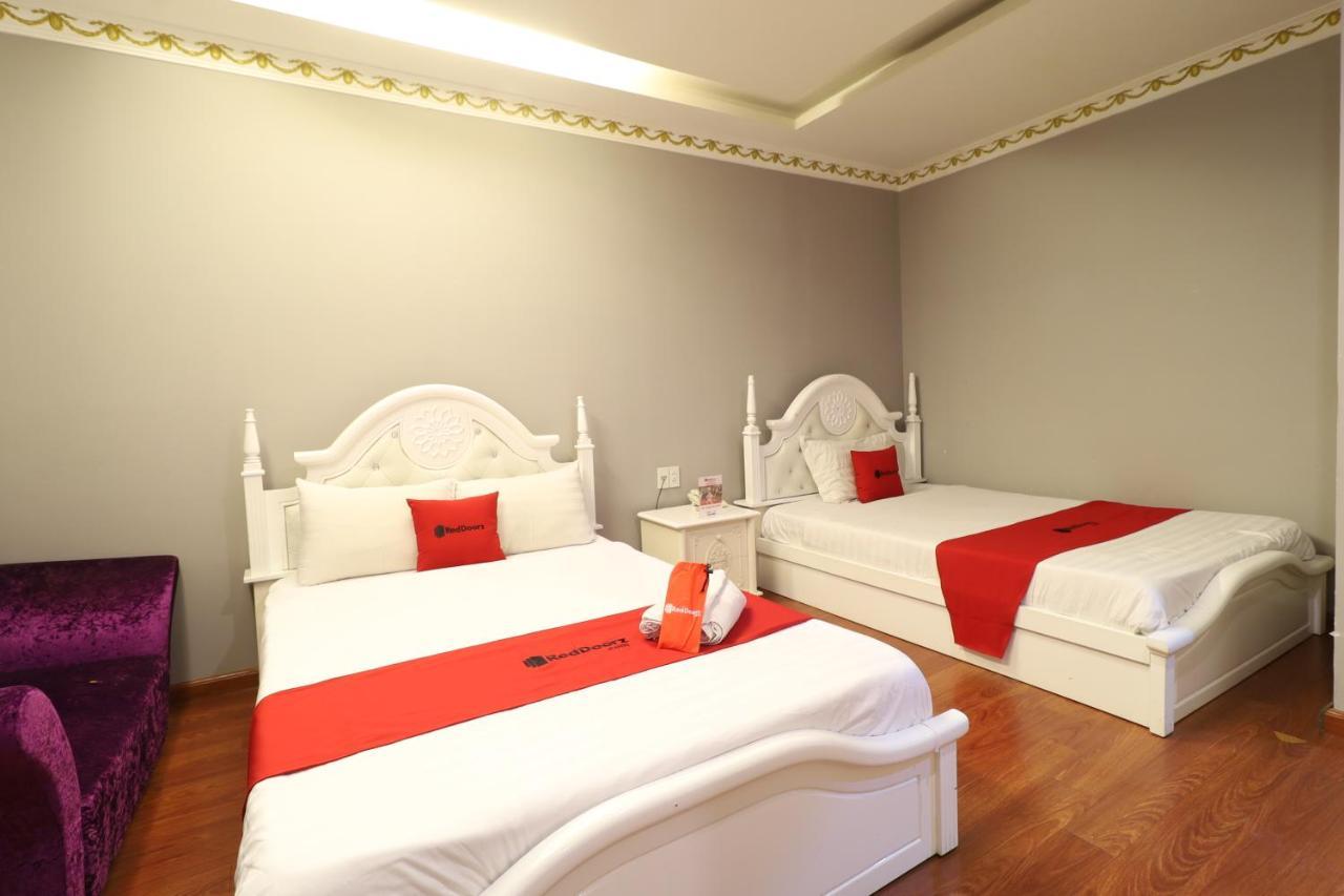 RedDoorz Bui Vien Walking Street Hotel Ho Chi Minh-stad Buitenkant foto