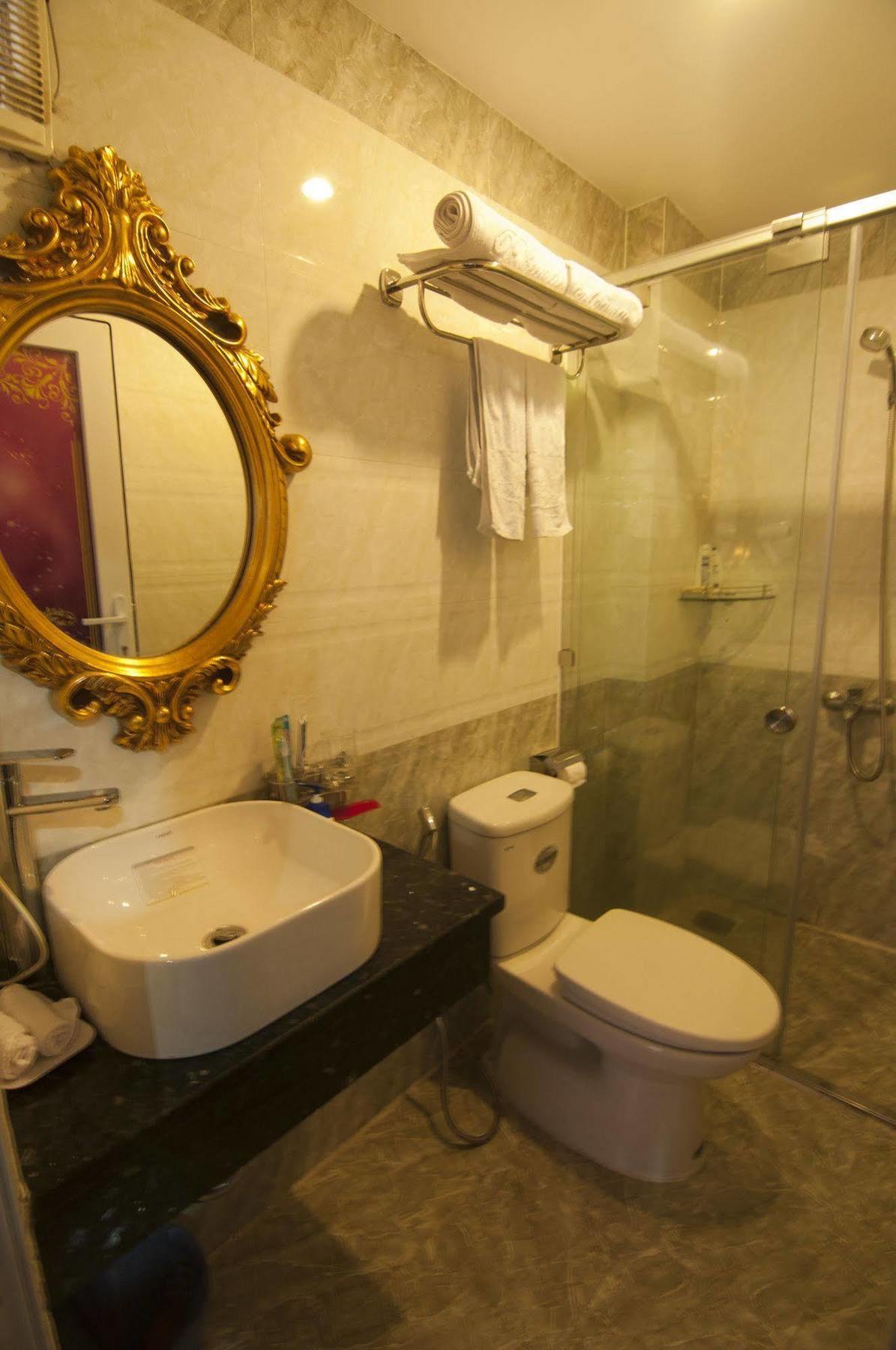 RedDoorz Bui Vien Walking Street Hotel Ho Chi Minh-stad Buitenkant foto